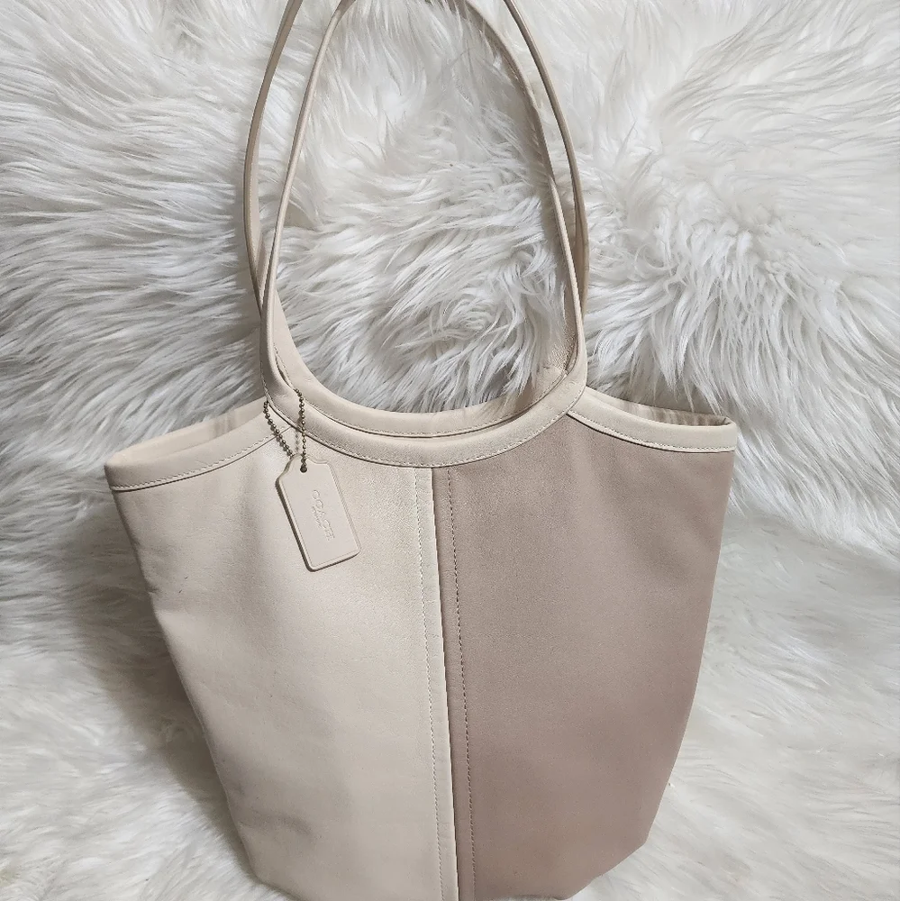 Coach Bea soft Leather Tote Like New w/dust Bag